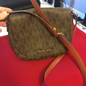 AUTHENTIC- Used Michael Kors